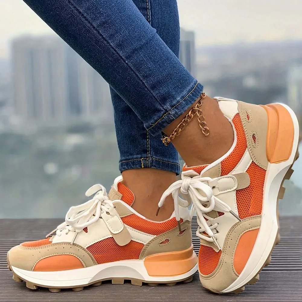 Andningsaktiva färgade sneakers för kvinnor